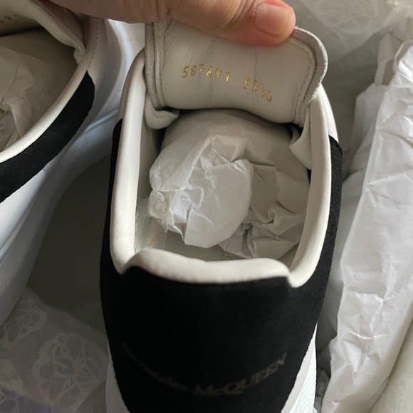 Authentic Alexander McQueen Oversized Leather Sneaker - Picture 2 of 9